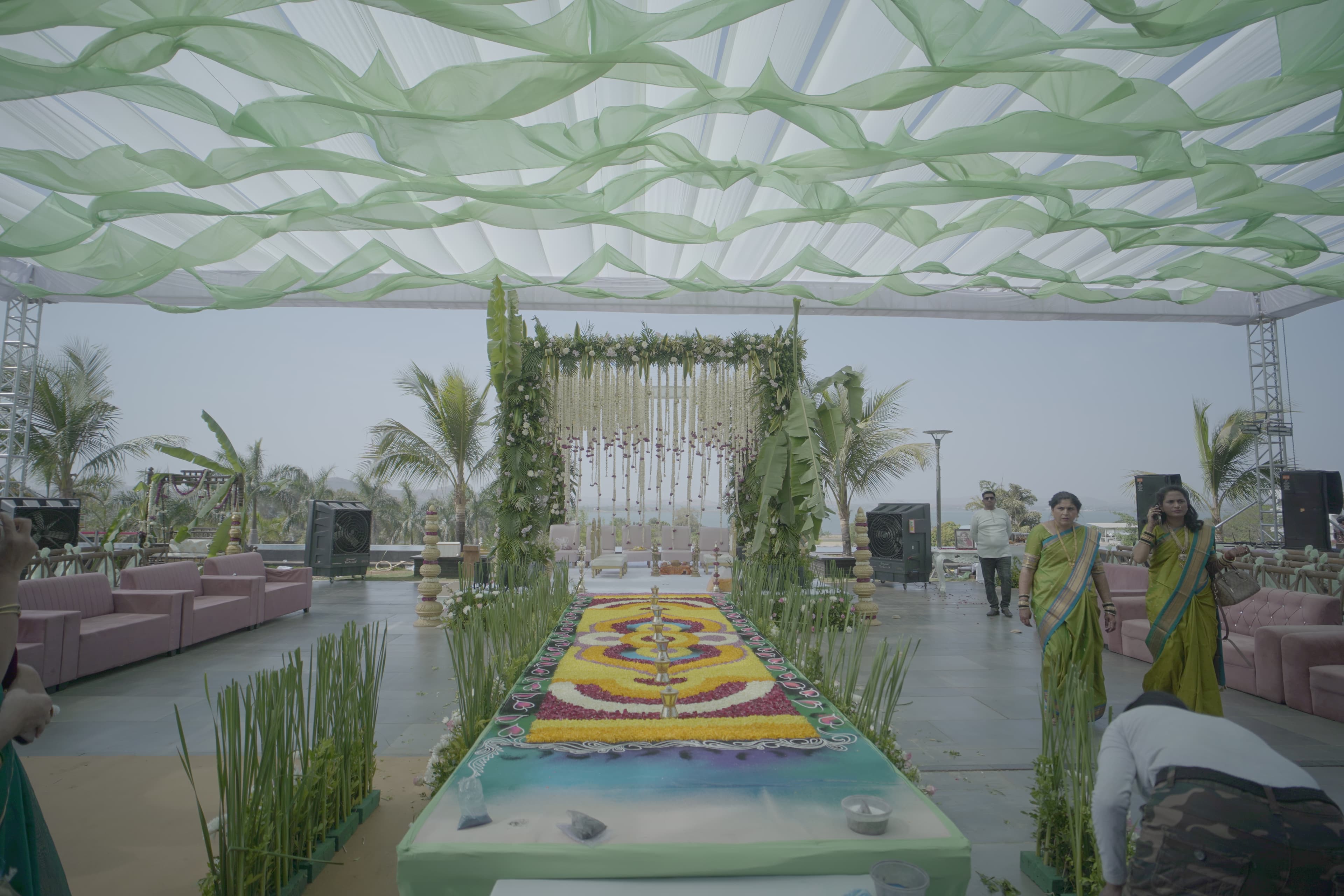 Floral Aisle